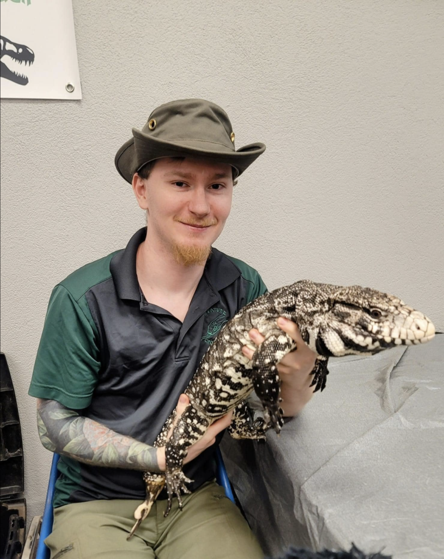 Brayden Brookhouse, propriétaire de Creature Crossing et enthousiaste de créatures exotiques.  &mdash; Photo : Creature Crossing/Facebook
