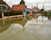 Les Mureaux, France: inondation du 29 janvier 2018 &mdash; Photo : packshot / DepositPhotos