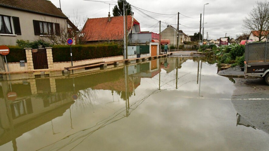 Les Mureaux, France: inondation du 29 janvier 2018 &mdash; Photo : packshot / DepositPhotos