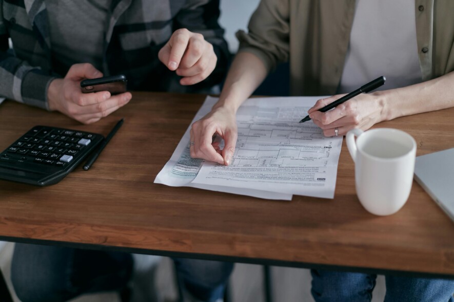La Ville de Hearst ne dispose actuellement d’aucun programme destiné à aider les citoyens à faible revenu avec leurs taxes foncières. &mdash; Photo : Mikhail Nilov/Pexels