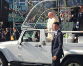 Le pape François lors de son arrivée au Commonwealth Stadium d’Edmonton le 26 juillet 2022. &mdash; Photo : Vienna Doell – Le Franco (Archives)