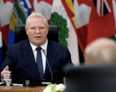 Doug Ford se plaignait du fait que deux lois adoptées par son gouvernement au cours de la dernière législature ont récemment été suspendues à la suite de contestations judiciaires fondées sur la Charte canadienne des droits et libertés. &mdash; Photo : Patrick Woodbury/Archives Le Droit