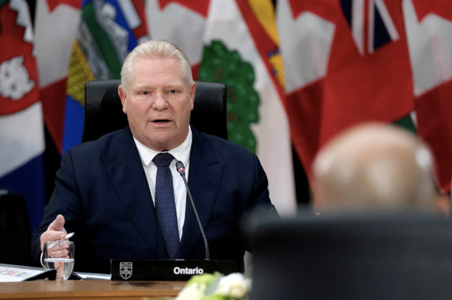 Doug Ford se plaignait du fait que deux lois adoptées par son gouvernement au cours de la dernière législature ont récemment été suspendues à la suite de contestations judiciaires fondées sur la Charte canadienne des droits et libertés. &mdash; Photo : Patrick Woodbury/Archives Le Droit
