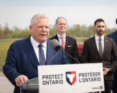 Doug Ford, Peter Bethlenfalvy et Stephen Lecce lors d’une allocation dans les dernières semaines &mdash; Photo : Peter Bethlenfalvy/Facebook