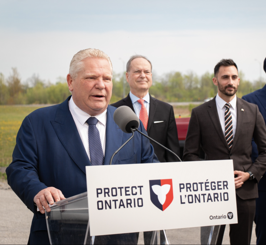 Doug Ford, Peter Bethlenfalvy et Stephen Lecce lors d’une allocation dans les dernières semaines &mdash; Photo : Peter Bethlenfalvy/Facebook