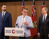 Nolan Quinn, Greg Rickford et Peter Bethlenfalvy lors de l'annonce &mdash; Photo : Peter Bethlenfalvy/Facebook
