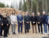 Les entrepreneurs, le ministre George Pirie et des maires du Nord de l’Ontario &mdash; Photo : George Pirie/Facebook