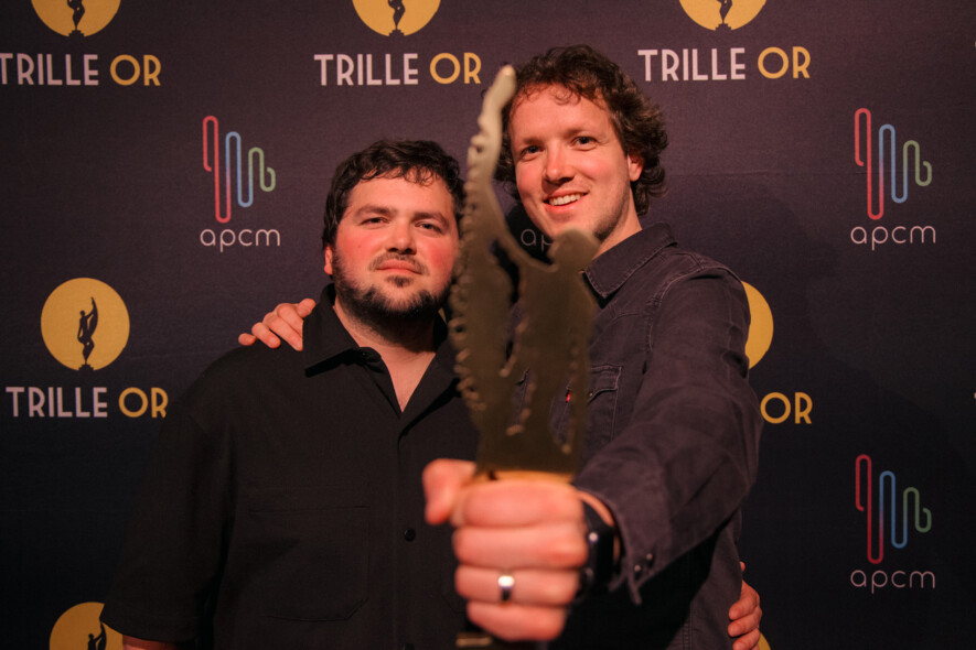 Marc-Antoine Joly (à gauche) repart du Gala Trille Or 2025 avec quatre prix, dont celui de Prise de son et mixage avec Simon Joly pour l’album Deuil.  