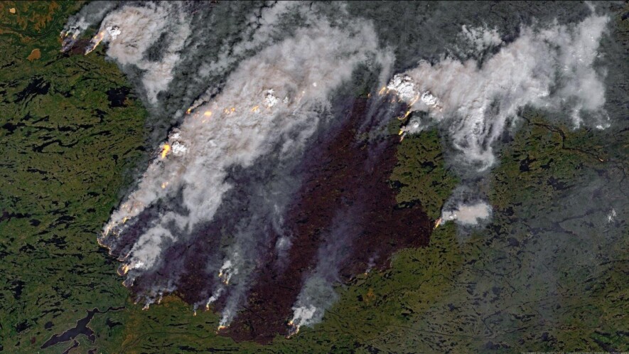 Feu de forêt dans le nord du Québec, 20 juin 2023 &mdash; Source: Satellite Sentinel du programme Copernicus / Pierre Markuse / Flickr