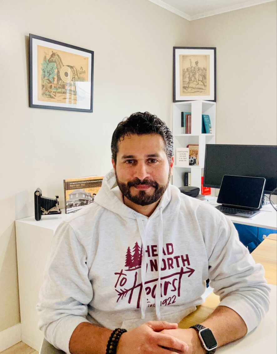 Alexandre Bekhradi est un citoyen français qui incarne la fusion réussie entre technologie, culture et engagement communautaire.  &mdash; Photo de courtoisie