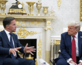 Mark Rutte et Donald Trump lors de l’annonce importante du président américain du lundi 14 juillet. &mdash; Photo : Nathan Howard/REUTERS