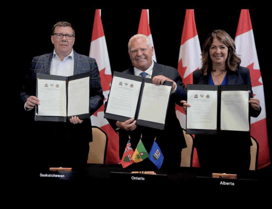 Signée par les premiers ministres Doug Ford (Ontario), Danielle Smith (Alberta) et Scott Moe (Saskatchewan), cette entente prévoit la construction de nouveaux pipelines, de voies ferrées et d’un port en eau profonde dans la baie James.  &mdash; Photo : FordNation/Facebook