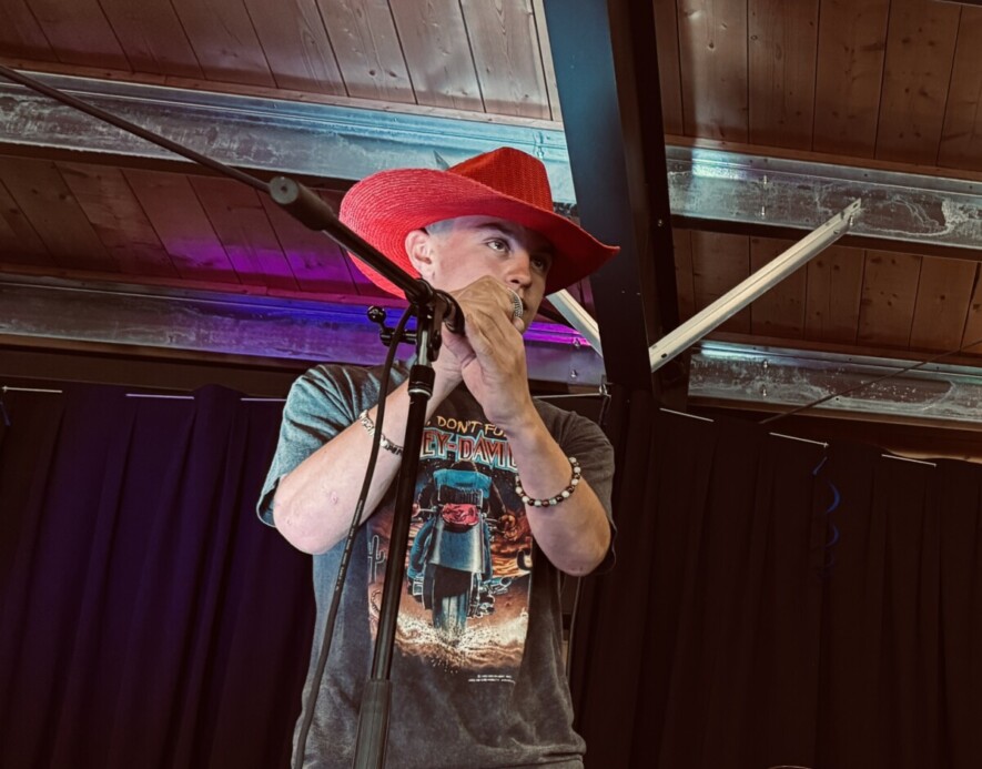 Le talent musical est une affaire de famille chez les Villeneuve, et Caleb est le nouveau visage de la descendance.  &mdash; Photo : Renée-Pier Fontaine