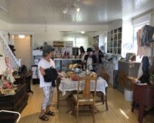 En mode préparation pour servir la nourriture aux participants &mdash; Photo de courtoisie