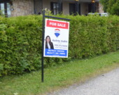 À Hearst, plusieurs maisons semblent rester sur le marché longtemps et, pourtant, une pénurie de logements sévit la région depuis quelques années. &mdash; Photo : Renée-Pier Fontaine