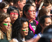 Le racisme se cache parfois derrière une autre intention. Accorder moins d’importance à la vie des Autochtones est une forme de racisme enracinée dans la fondation même du Canada.  &mdash; Photo : Pascal Bernardon – Unsplash