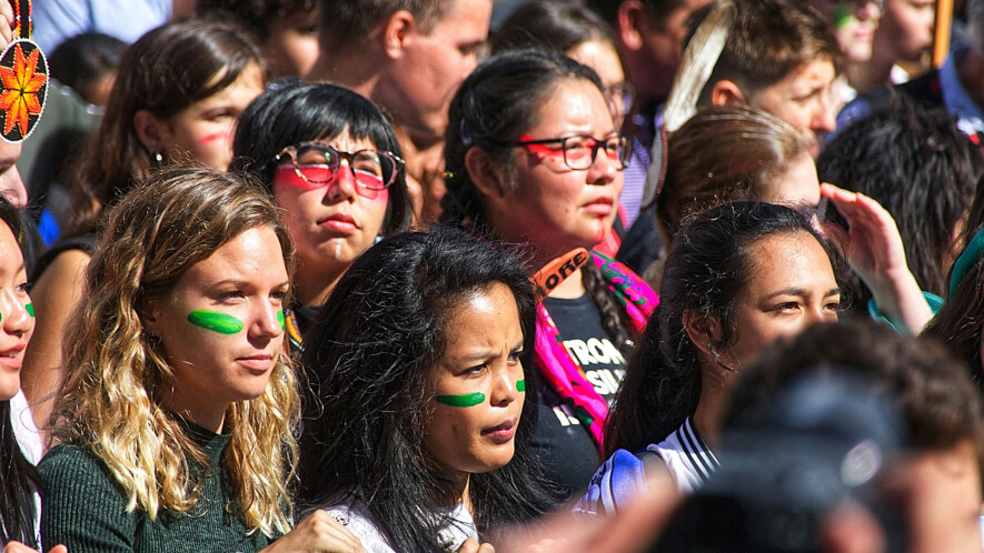 Le racisme se cache parfois derrière une autre intention. Accorder moins d’importance à la vie des Autochtones est une forme de racisme enracinée dans la fondation même du Canada.  &mdash; Photo : Pascal Bernardon – Unsplash