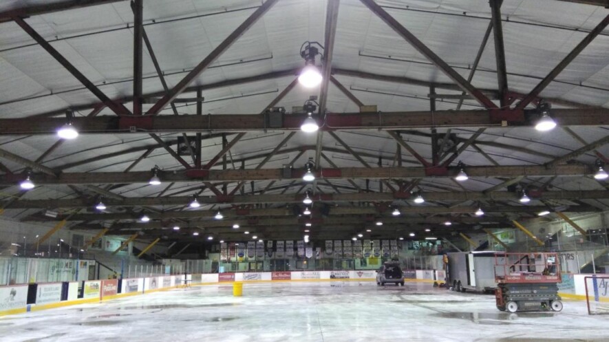 Le Rogers Arena, anciennement le Centennial Arena, à Elliot Lake &mdash; Photo : LHJNO/web