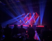 Le groupe MAMz’elles est composé de Mélanie Veilleux, Agathe Breton-Plouffe et Michelle Guindon Lukowski ; les lettres initiales de leur prénom formant le MAM de MAMz’elles. Leur première prestation remonte à 2006, et la dernière à 2010.  &mdash; Photo : Renée-Pier Fontaine