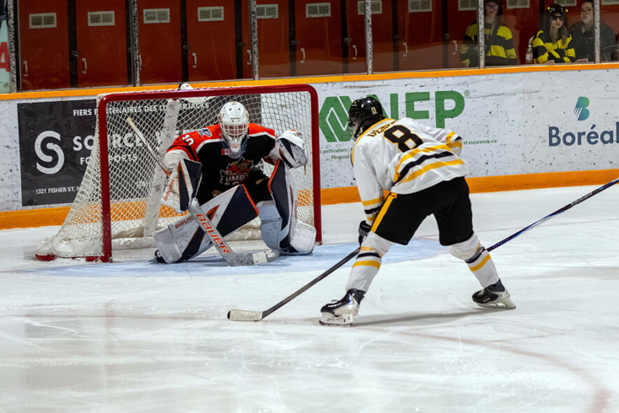 Une fiche de huit gains, trois défaites et un revers en prolongation sur douze parties pour l’équipe de Guy Losier lui permet de conserver le 1er rang de la LHJNO après deux mois de calendrier régulier. &mdash; Photo : Lumberjacks/web