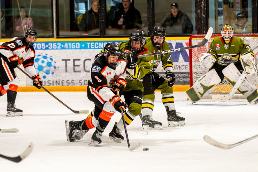 Nos chers LUMBERJACKS classés 21e cette semaine en raison de leurs trois victoires de suite la semaine dernière contre Powassan &mdash; Photo : Lumberjacks/web