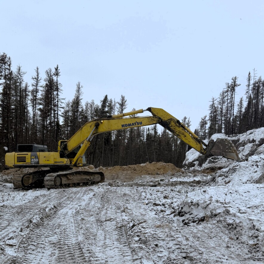 Le ministre George Pirie a indiqué sur sa page Facebook que ce projet offrira un accès à longueur d’année à la Première Nation de Pikangikum et améliorera la connectivité de la route d’hiver pour d’autres collectivités éloignées au nord de Red Lake. &mdash; Photo : George Pirie/Facebook