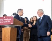 Le premier ministre Doug Ford a indiqué sur sa page Facebook que, face aux tarifs douaniers du président Trump, son équipe et celle du gouvernement fédéral travaillent ensemble pour rendre le logement plus abordable et maintenir des centaines de milliers de travailleurs en emploi. &mdash; Photo : FordNation/Facebook