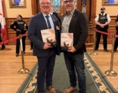 Le président de la NOMA, Rick Dumas, à Queen’s Park aux côtés du président de la FONOM et maire de Kapuskasing, Dave Plourde, lors du dévoilement du budget 2026 de l’Ontario. &mdash; Northwestern Ontario Municipal Association/Facebook