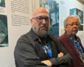Christian Quesnel et Jacques Poirier à la bibliothèque de l’UdeH pour la présentation de la bande dessinée. &mdash; Photo de courtoisie