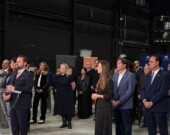 Le ministre David Piccini est aux côtés de la ministre de la Réduction des formalités administratives, Andrea Khanjin, du député Rudy Cuzzetto, de son adjoint parlementaire Sheref Sabawy ainsi que d’autres acteurs pour présenter le projet de loi. &mdash; Photo : David Piccini/Facebook