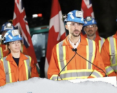 Le ministre Stephen Lecce a indiqué sur sa page Facebook après son passage à Sudbury qu’afin d’accélérer le développement d’une chaîne d’approvisionnement entièrement intégrée en minéraux critiques, de l’extraction jusqu’au produit final, l’Ontario a annoncé de nouveaux investissements dans le cadre du Fonds d’innovation pour les minéraux critiques qui favoriseront la création d’emplois et l’innovation locale. &mdash; Photo : Stephen Lecce/Facebook