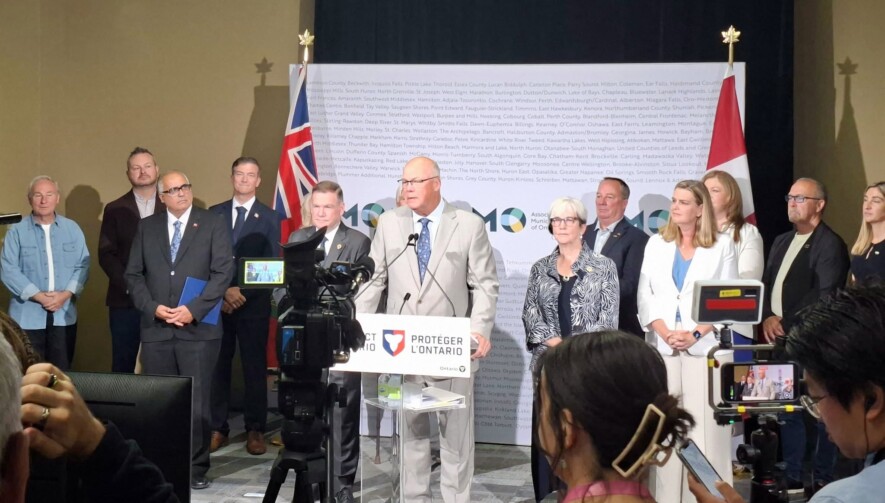 Le maire de Hearst, Roger Sigouin, espère que la Municipalité pourra bénéficier d’une partie du nouveau financement d’un milliard de dollars destiné aux municipalités. &mdash; Photo : FO Nom/Facebook