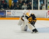 Le gardien de Hearst Nicolas Gagnon connaît un excellent début de saison avec les Cubs de New Liskeard, ayant déjà signé cinq victoires en sept départs dans la ligue AAA du Grand Nord.  &mdash; Photo de courtoisie