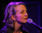 «Quand j’embarque dans un projet, I give it my all», résume Louise Gauthier, dont le travail acharné derrière le festival CB Nuit lui mérite le titre d’entrepreneure de l’année. &mdash; Archives Le Gaboteur