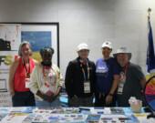S’il fallait que le Pavillon Francophone reste dans une place, il a partagé l’espace avec plusieurs événements qui mettaient la Francophonie en vedette. De gauche à droite: Valérie Saltel (Horizon TNL), Olasade Joane (Association communautaire francophone de Saint-Jean), Liz Fagan (Jeux du Canada), Isabelle Landry-Sonier (Commissariat aux langues officielles) et Martin Chiasson (bénévole, Jeux du Canada). — John Babb