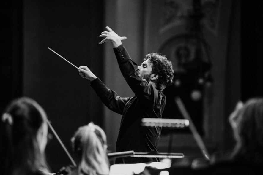 Simon Rivard en plein action avec l’Orchestre classique de Montréal. — Brent Calis (Courtoisie)