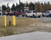 L’entrave de la circulation des autobus de travailleurs lors du geste de désobéissance civile survenu le 21 octobre dernier. Sur la couverture, des perturbations à l’aéroport de Wabush. — Lisa Hunt (Courtoisie)