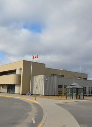 L’aéroport de Wabush a été touché par une nouvelle interruption du service commercial après la mise hors service de deux véhicules de lutte contre les incendies. &mdash; Éric Cyr (TDN)