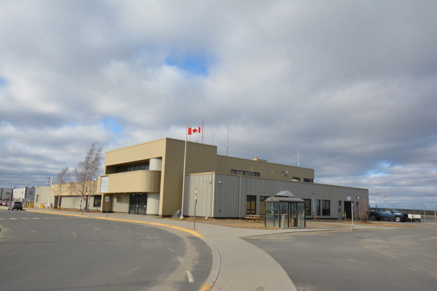 L’aéroport de Wabush a été touché par une nouvelle interruption du service commercial après la mise hors service de deux véhicules de lutte contre les incendies. &mdash; Éric Cyr (TDN)