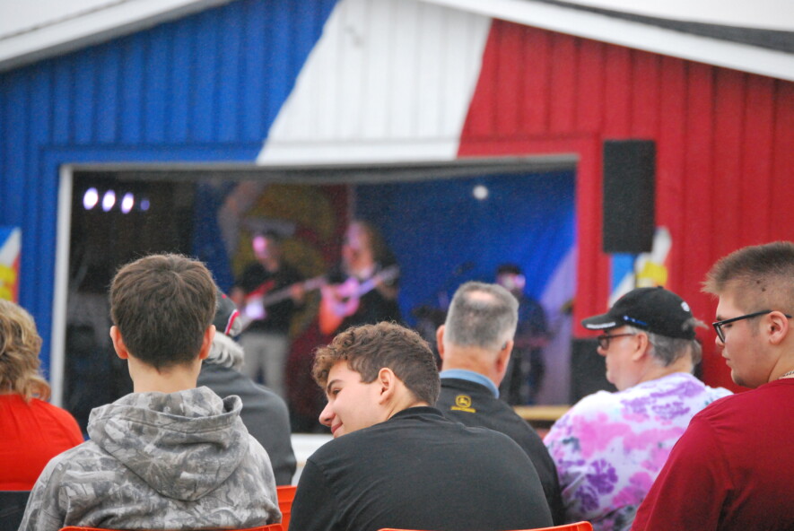 Le festival bilingue de la péninsule de Port-au-Port, Fêtons le festival, a attiré une foule au terrain de l'École Sainte-Anne à La Grand'Terre pour se remplir les oreilles et la panse! &mdash; Cody Broderick