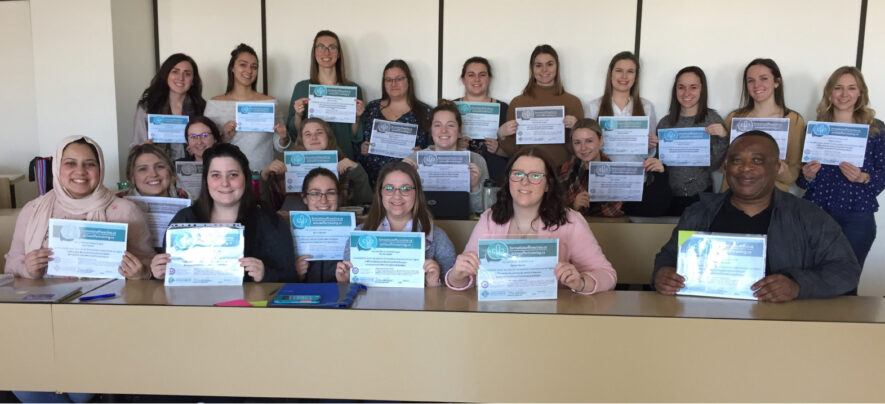 La formation est maintenant obligatoire dans le programme francophone de baccalauréat en sciences infirmière de l'Université Laurentienne. — Photo : Rapport annuel RMEFNO