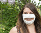 L’entreprise Madolaine a développé un «masque sourire» muni d’une fenêtre transparente. &mdash; Crédit : Courtoisie Entreprise Madolaine