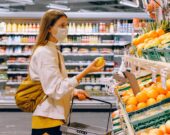 Dans l’ensemble, les prix de toutes les catégories alimentaires pourraient augmenter jusqu’à 5 % en 2021, la boulangerie, la viande et les légumes devant connaitre les plus fortes augmentations. &mdash; Crédit : Anna Schvets – Pexels