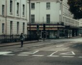 Moins à risque que d’autres segments de la population, mais tout aussi affectés par la pandémie, les jeunes ont des défis bien à eux depuis que la COVID-19 a éclaté en mars 2020. &mdash; Crédit : Alex Motoc – Unsplash