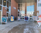 Les cinq courtepointes créées par les élèves de l’École secondaire catholique Algonquin de North Bay &mdash; Photo : Coutroisie