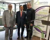 Le ministre des Services aux ainés et de l’Accessibilité, Raymond Cho, flanqué du président de la FARFO, Jean-Rock Boutin, et du président de l’AFO, Carol Jolin en 2019. &mdash; Crédit : François Bergeron