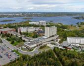 Certains avancent que les procédures judiciaires entamées par l’établissement ont permis à la province d’abdiquer ses responsabilités et que la décision de la Laurentienne remet non seulement l’avenir de cette institution en jeu, mais aussi celui de la communauté francophone à Sudbury. &mdash; Crédit : Page Facebook Université Laurentienne