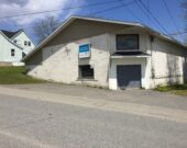 L’ancien édifice du Conseil scolaire public du Nord-Est de l’Ontario abritera le futur refuge pour sans-abris de Temiskaming Shores. &mdash; Photo : Marc Dumont