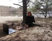Aimée Lavoie, hôte de l’expérience Relaxer avec la thérapie forestière. &mdash; Photos : Capture écran