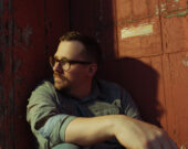 Son nouvel album, Be Here Now lancera le 4 juin. &mdash; Photo : Lynne Dupuis